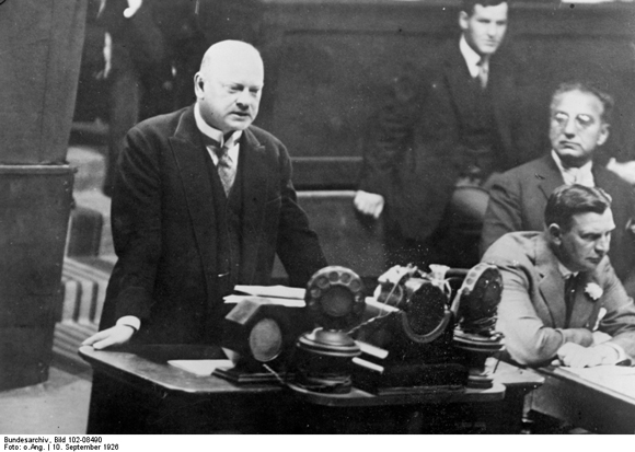 Außenminister Gustav Stresemann bei seiner Rede vor der Vollversammlung des Völkerbunds in Genf (Bildausschnitt) (10. September 1926)